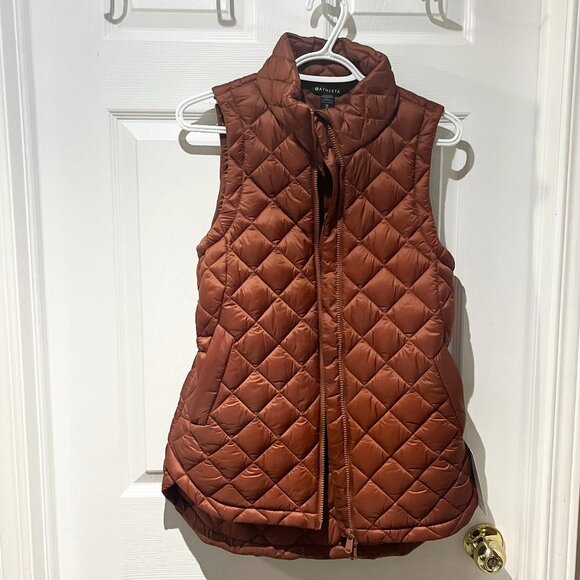 Athleta Whisper Featherless Puffer Vest - Picture 4 of 12